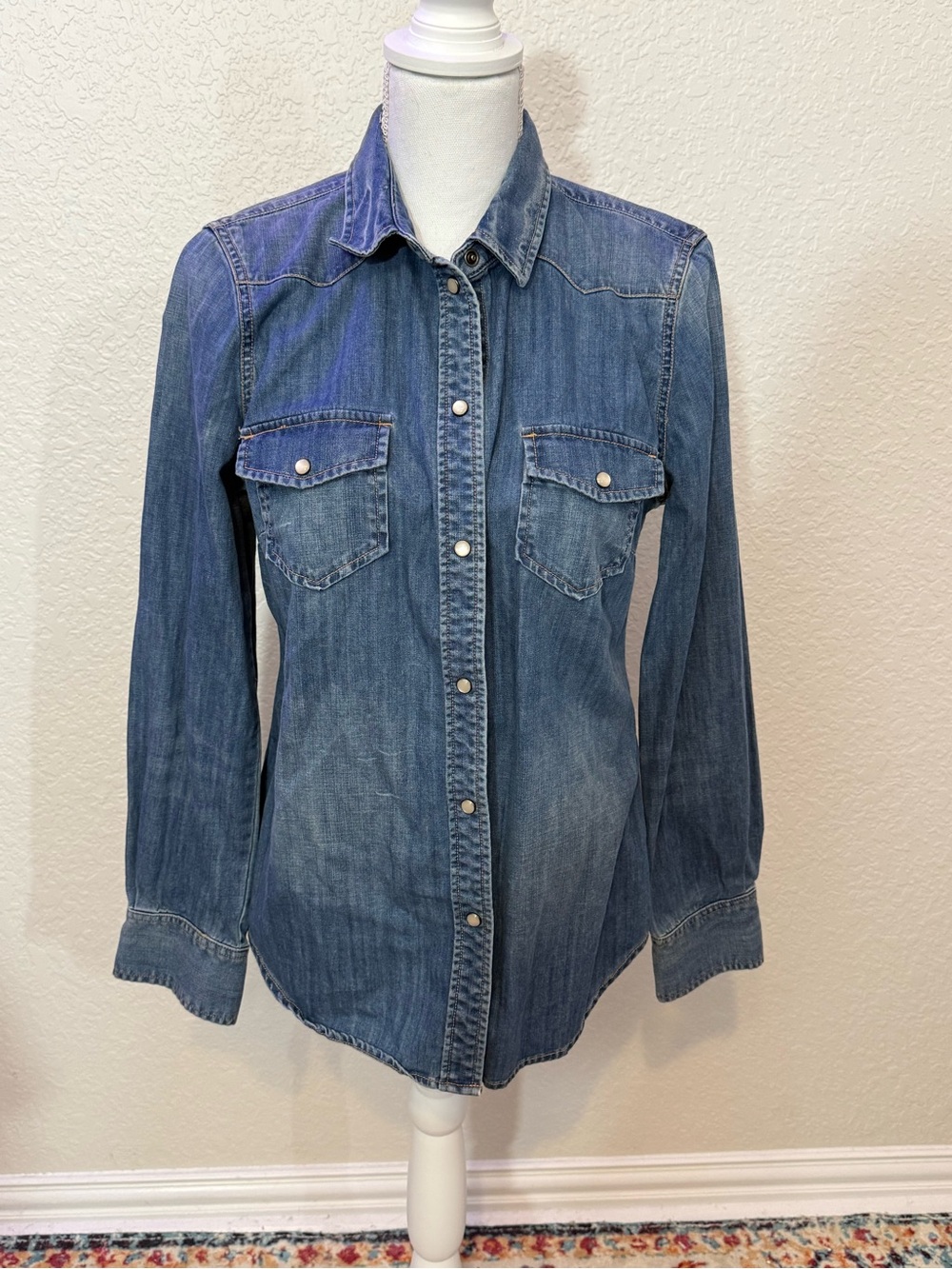 J. Crew Blue Denim pearl snap Shirt (B7)